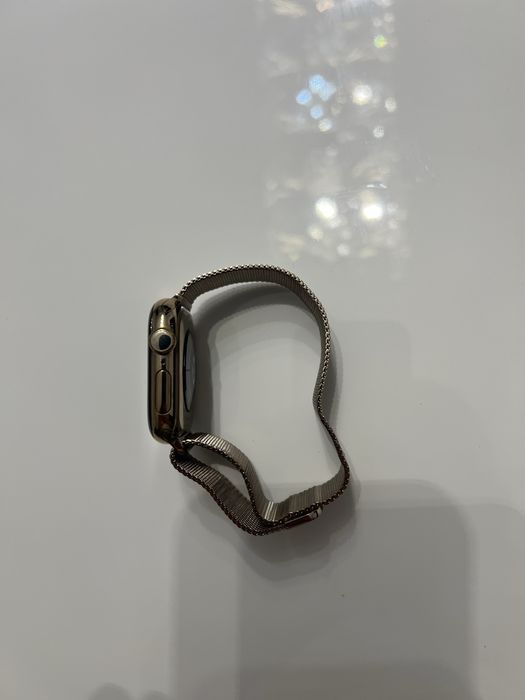 Apple Watch Series 10 Gold Titanium 42 mm, GPS + Cellular