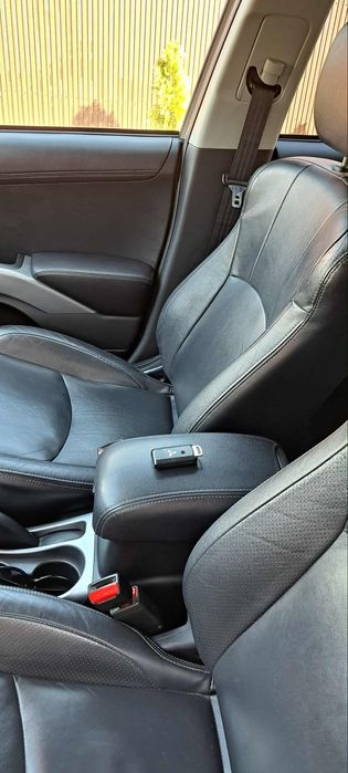 Mitsubishi Outlander 2.2 Diesel 156 CP | Automată | 4x4 | 7 locuri