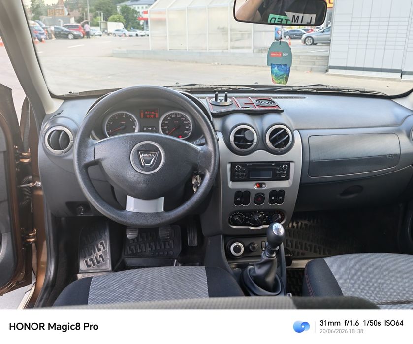 Vând Dacia Duster