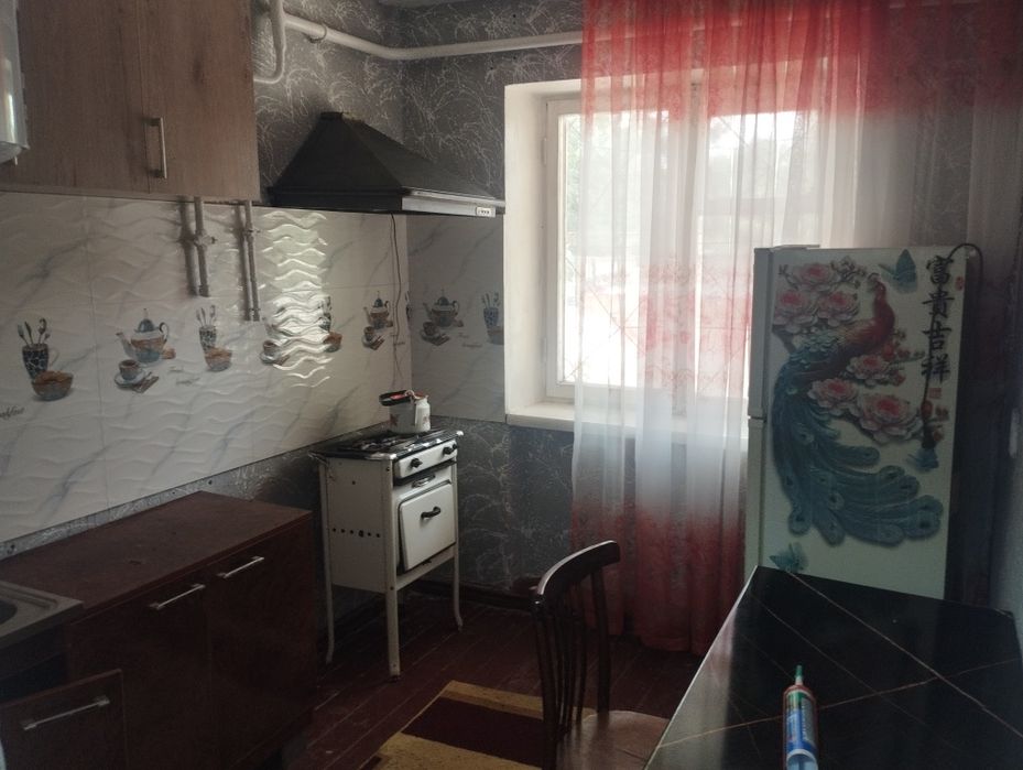 1 хонали кв 1 этаж Ахонгорон Шахар ижарага берилади