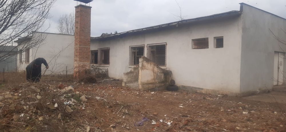 Vand spatiu industrial edilitar (fosta cantina)