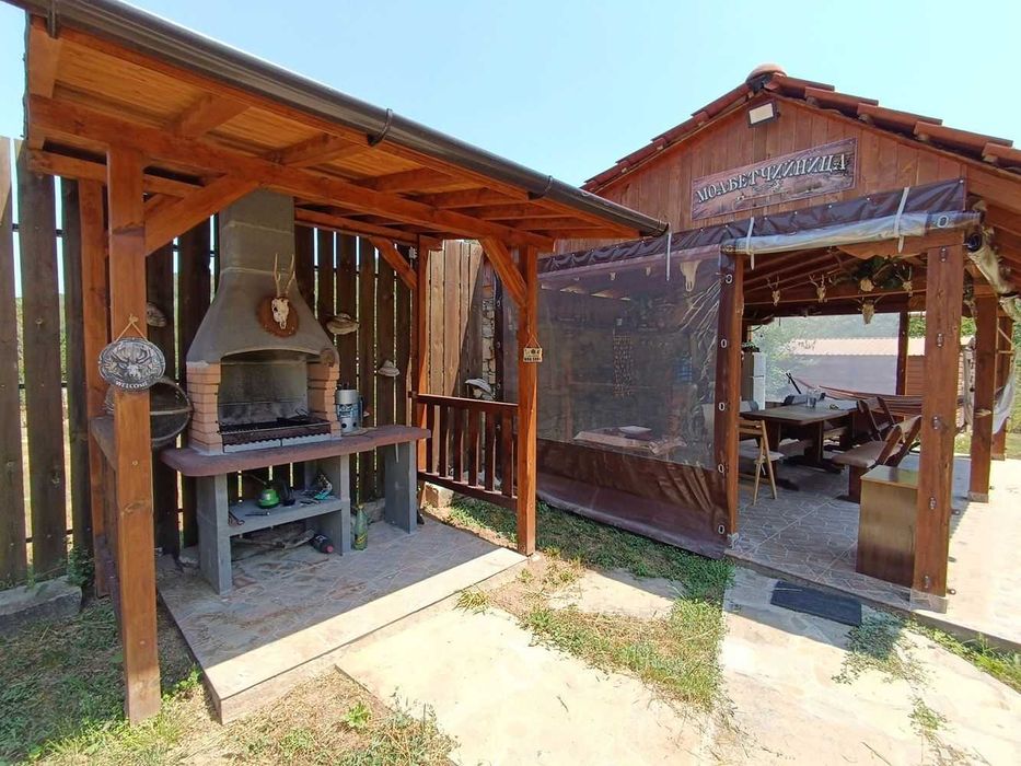 Триетажна къща в Еленския балкан