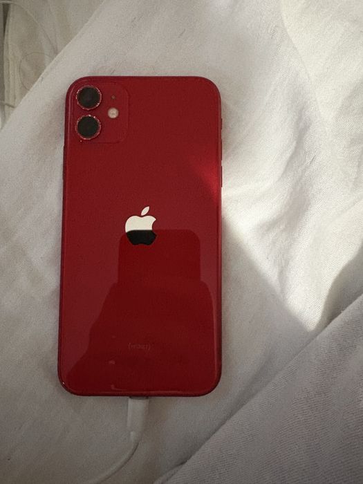 Продавам iphone 11 64GB