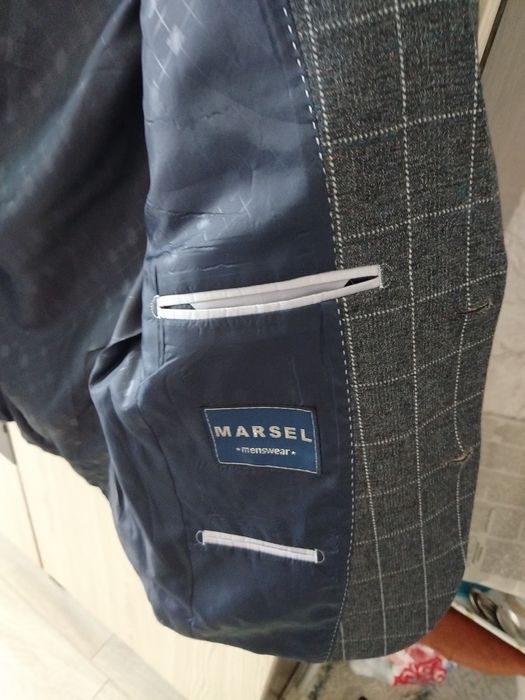 Продаются Пиджак  и рубашка