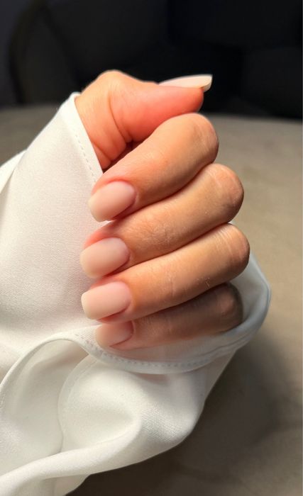 Caut modele unghii gel ,semi  ,polygel  plătești doar consumabilele