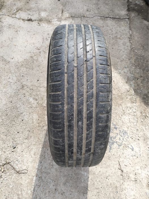 продам 1шт шины размер 15