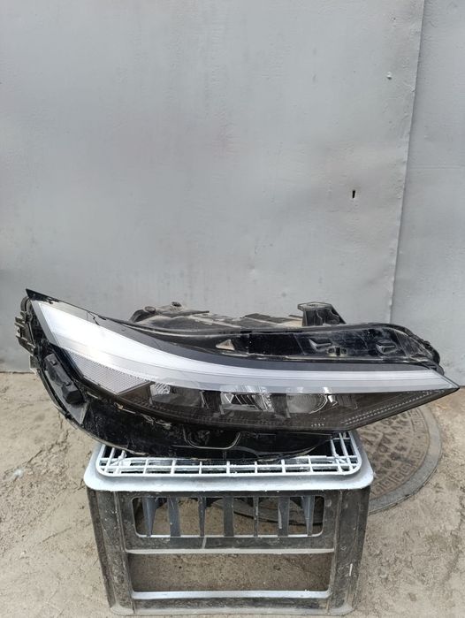 Продам фару на..