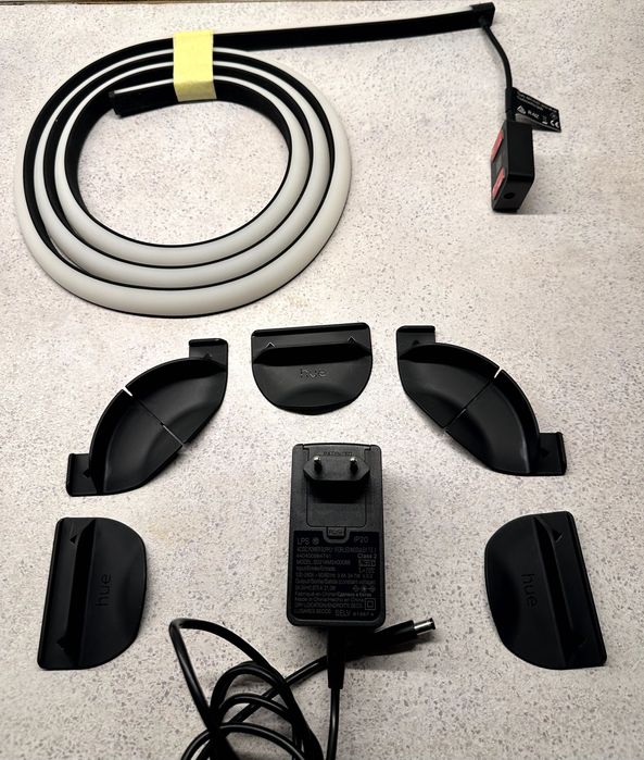 Set complet Sync Box Philips Hue pentru TV