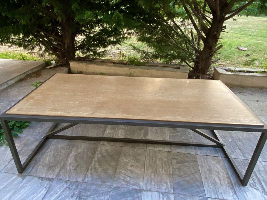 Голяма трапезна маса от орехово дърво