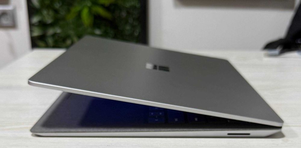 Microsoft Surface Laptop 4 13,5" 2K Сенсор core i7-1185G7 16GB/512GB