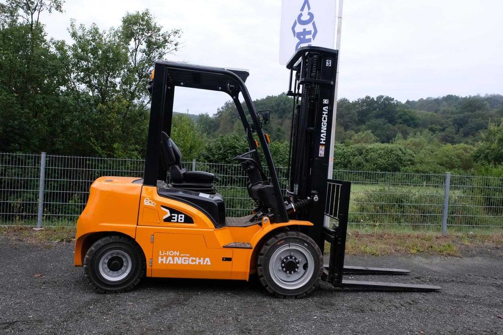Stivuitor electric Hangcha, capacitate 3.8 T. Roti pline. Garda inalta