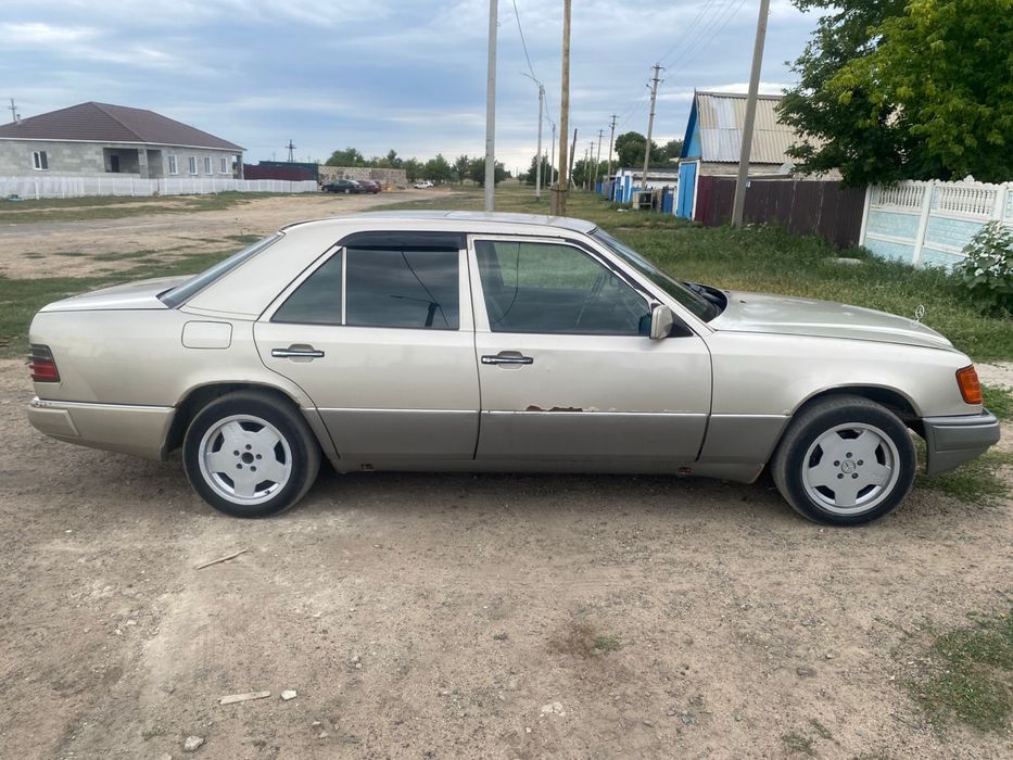 Продам мерседес 124