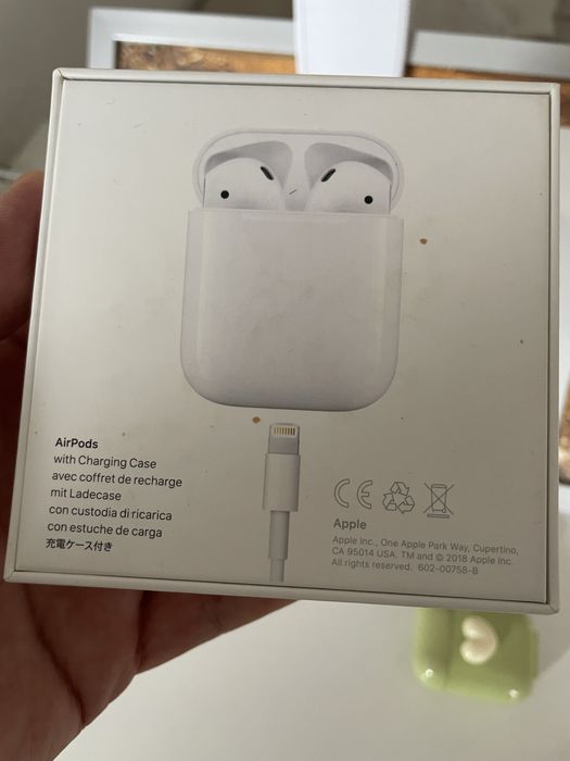 Air Pods 1-слушалки(слаба батерия)