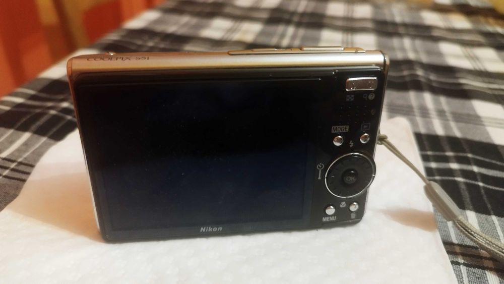 Nikon Coolpix S51
