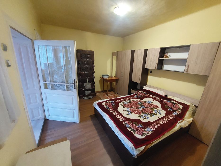 Vand casa cu anexe si teren generos in satul Rontau.