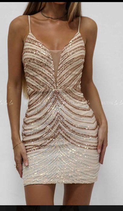 Официална рокля с пейети