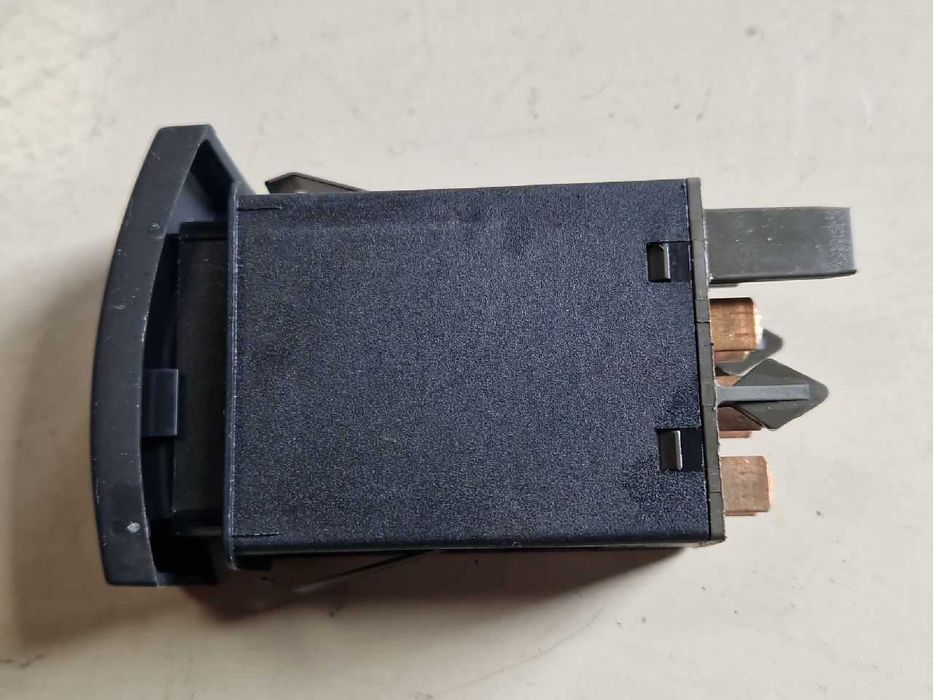 Buton avarii Skoda Superb cod 3U0 953 235 H