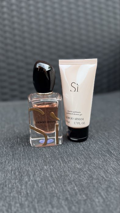 Продам оригинальные Armani Si