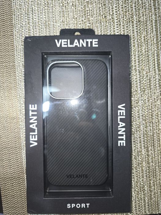 Husă VELANTE Sport Carbon Fiber / Kevlar iPhone 15 Pro Max – Originală cu Cutie