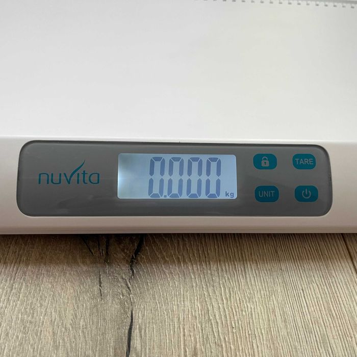 Бебешка електронна везна / кантар Nuvita 1310
