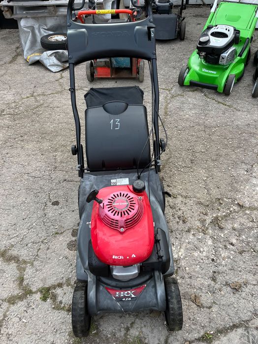 13 : Самоходна моторна косачка HONDA 5.5 hр