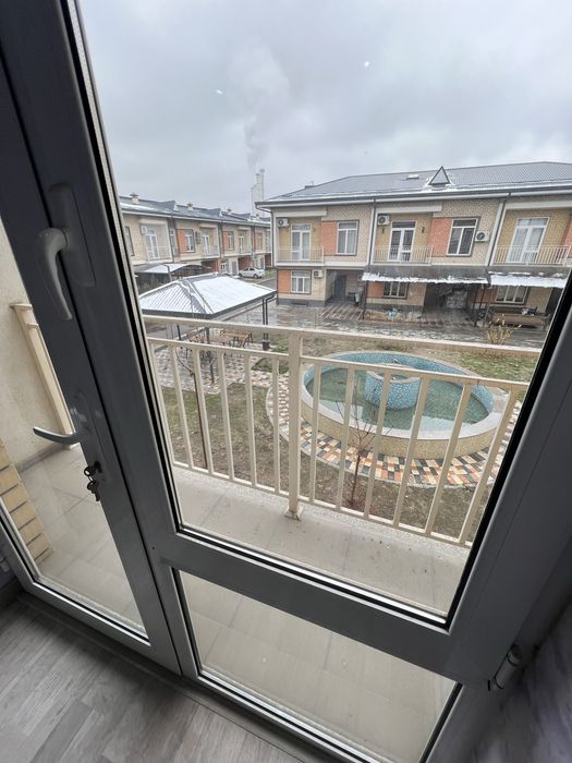 Mirabod rayonda yengi 2 etajli katej srochna sotiladi