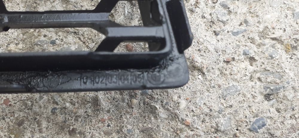 Дясна Решетка За Предна Броня  BMW F10 F11  M-Sport  2009-2017 Година