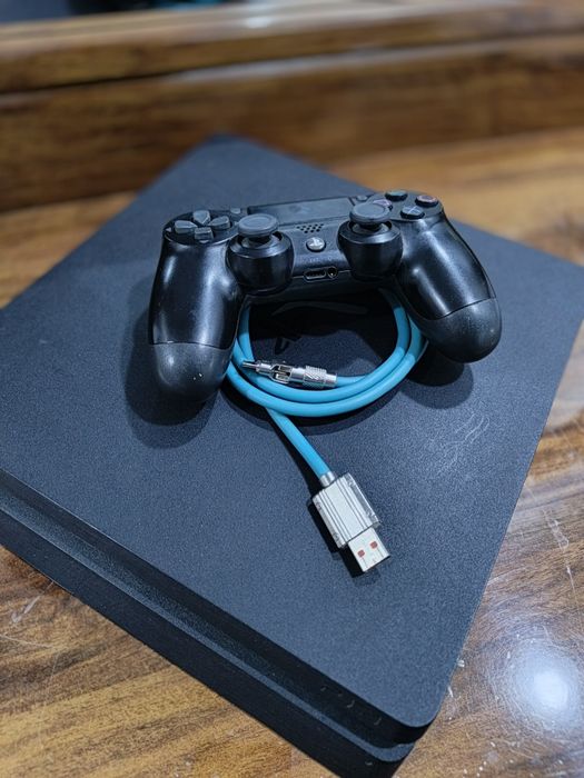 Playstation 4 slim 1 terabayt