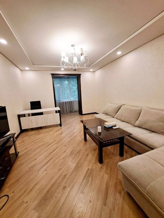 Сдается 2-х комнатная квартира на метро Космонавтов