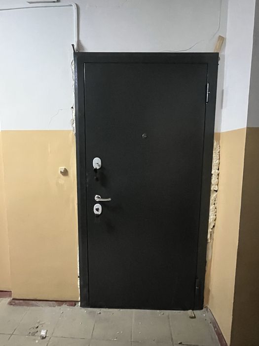 Установка двери железный