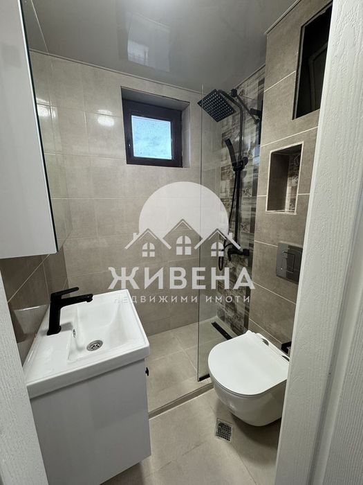 Дава се под наем Четиристаен апартамент в Варна, Колхозен пазар - 150 кв.м за 997.05 € - Снимка #9