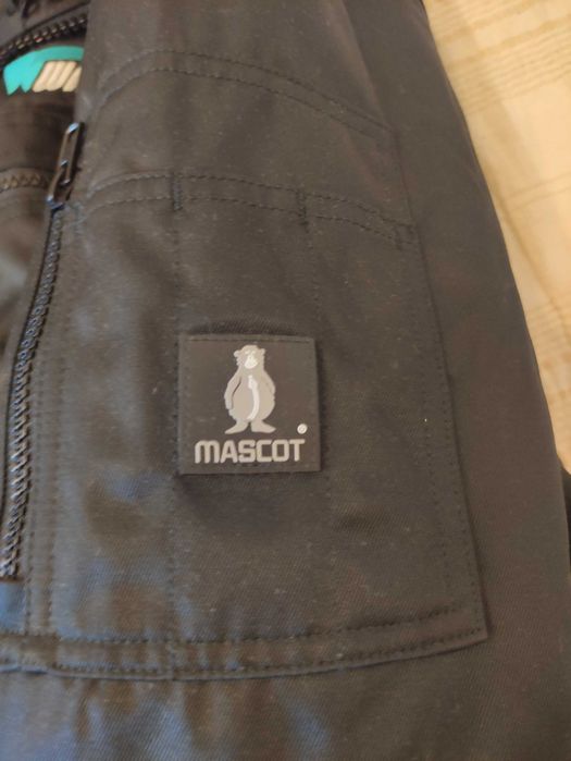 Зимно яке чисто ново