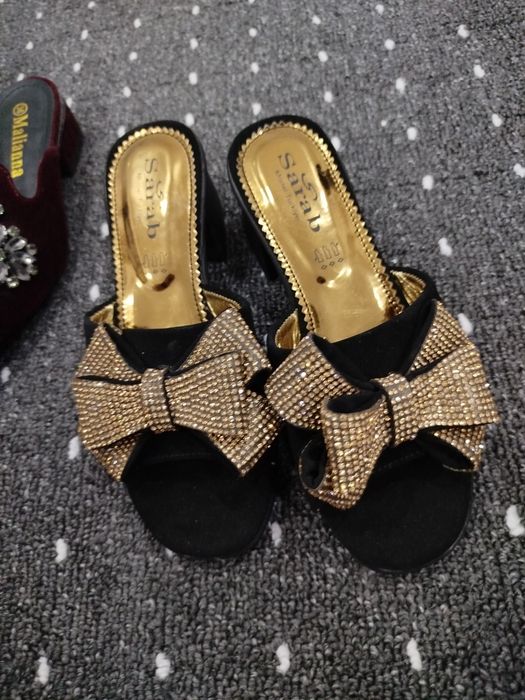 Chiroyli Oyoq kiyimlar