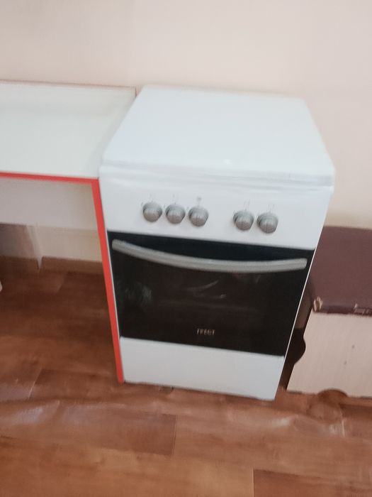 Продаётся газ плита.