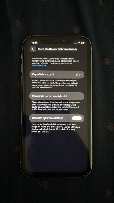 Iphone 11 Alb + husa