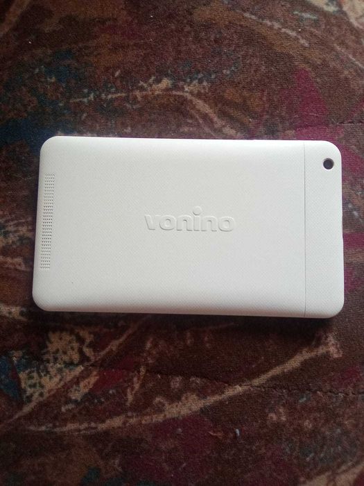 Tabletă Vonino, cu tastatură, husă, căști și încărcător incluse