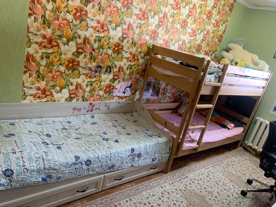 Продам кровати, шкаф и комод