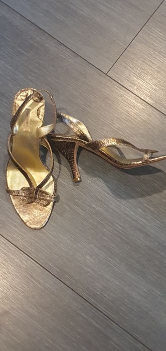 Sandale elegante , de firma , din piele