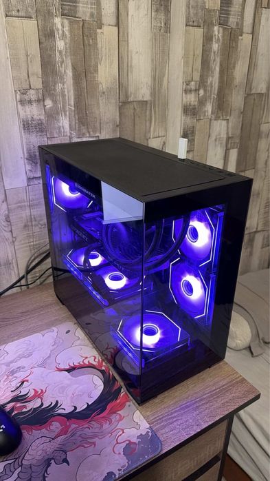 Геймърски Висок Клас Компютър с 5070 и 7 7800X3D