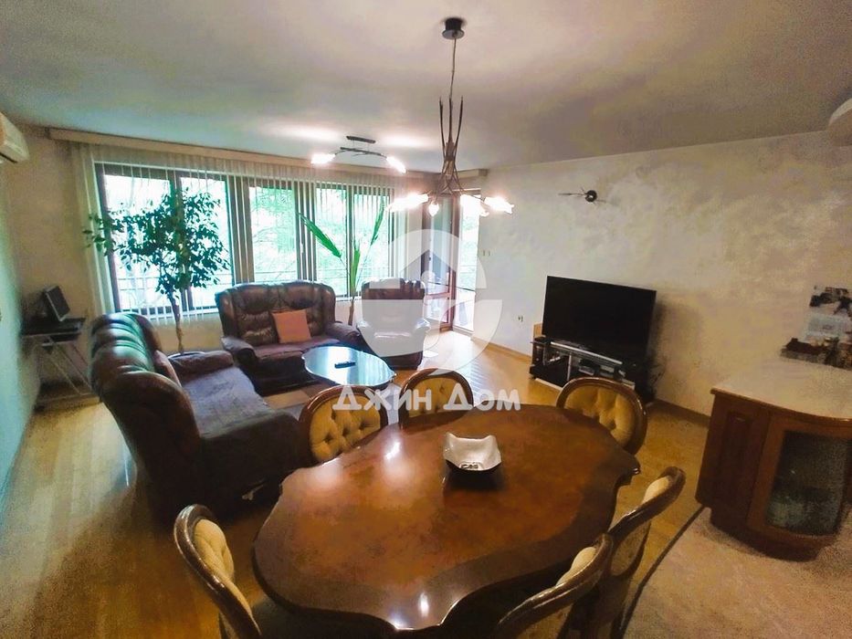 Продава се Четиристаен апартамент в Бургас, Център - 154 кв.м за 2273 €/кв.м - Снимка #2