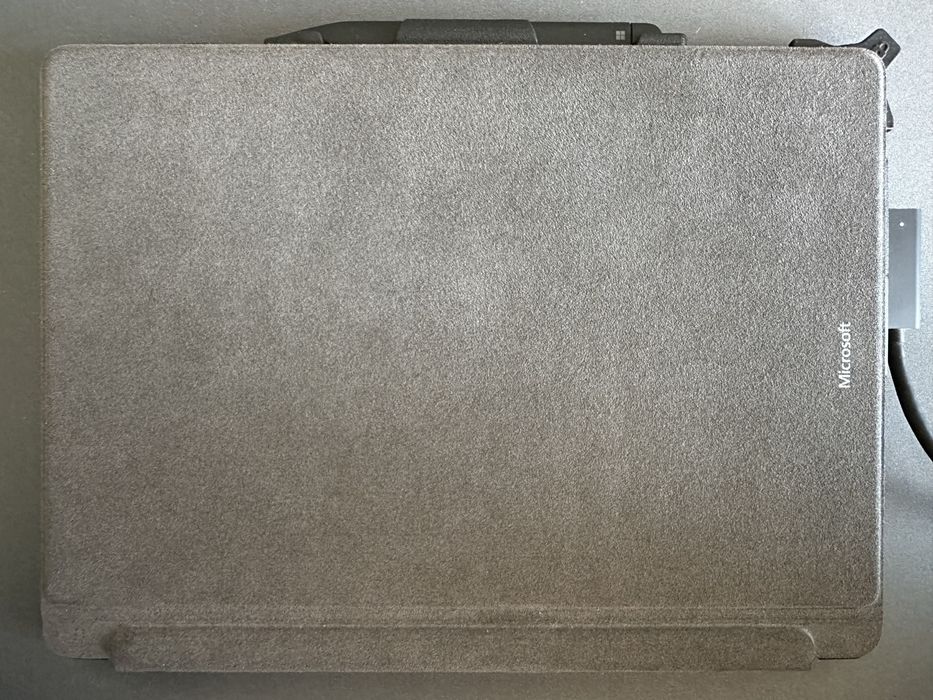 Surface Pro 9 cu toate accesoriile la care  nici nu ai visat