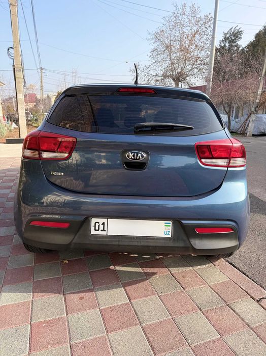 Продается Kia Rio 2018г (78,329 тыс пробег) Цвет Синий Дымчатый