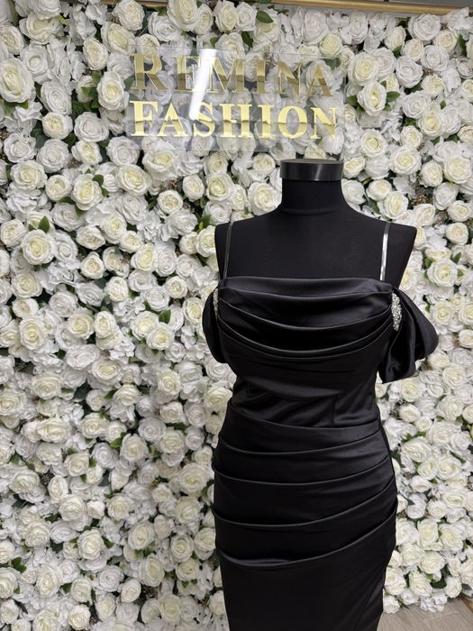 Официална черна рокля сатен