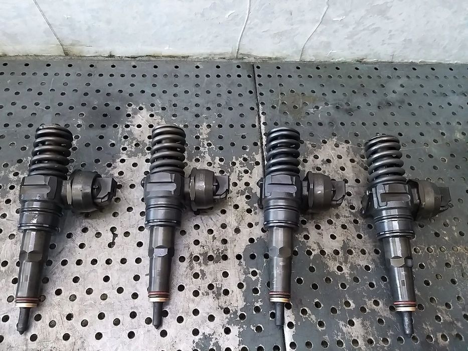 Injector 1.9 tdi vw touran 1t 038130073ag 0414720215