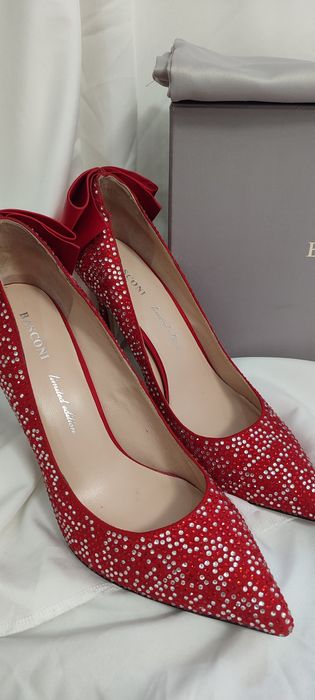 Продаются шикарные туфли BASCONI