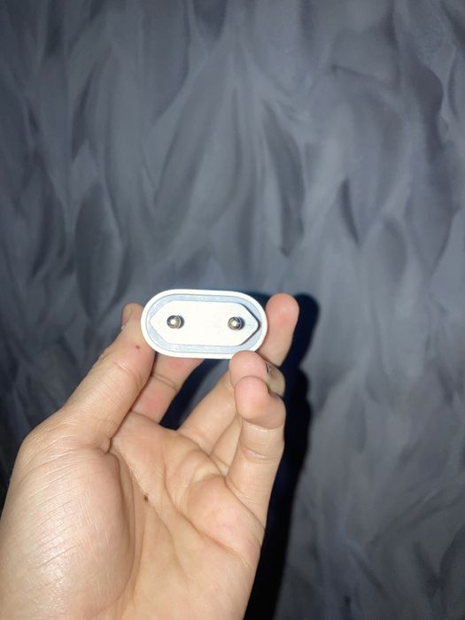 Продам оригинал комплект зарядку