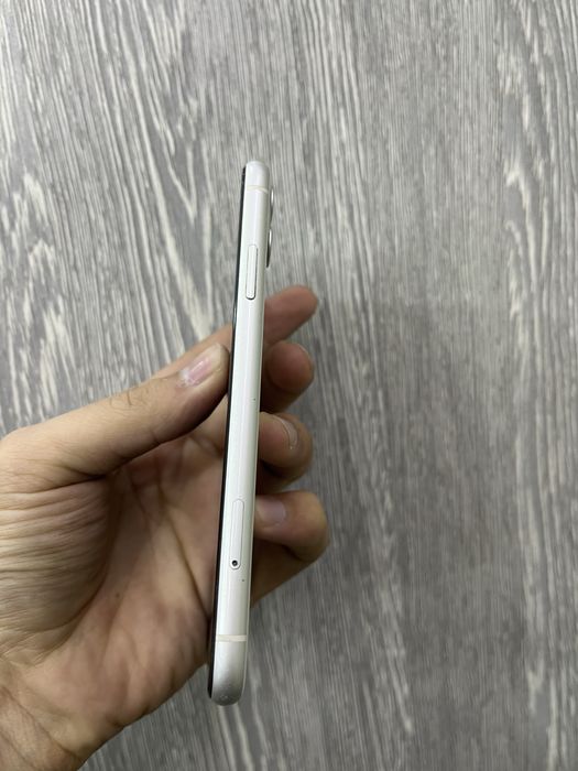 IPhone 11 64GB LL/A.       .