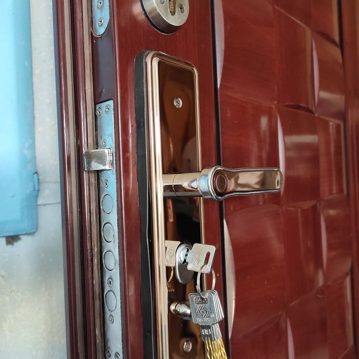 Замки для дверей и установка кодивый замки