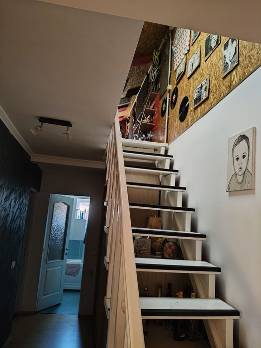 Vând apartament.