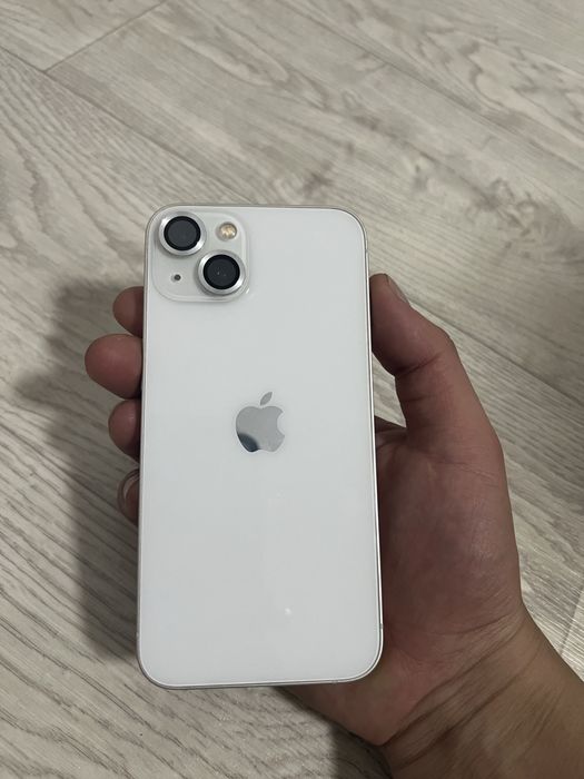 Айфон 13 белый.